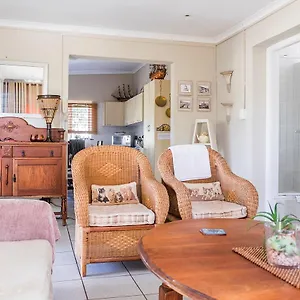 The Garden On 140 Fordyce Chalet Port Elizabeth